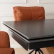 Masă extensibilă ceramică 160–220 cm, culoare marmură neagră/nuc REX
